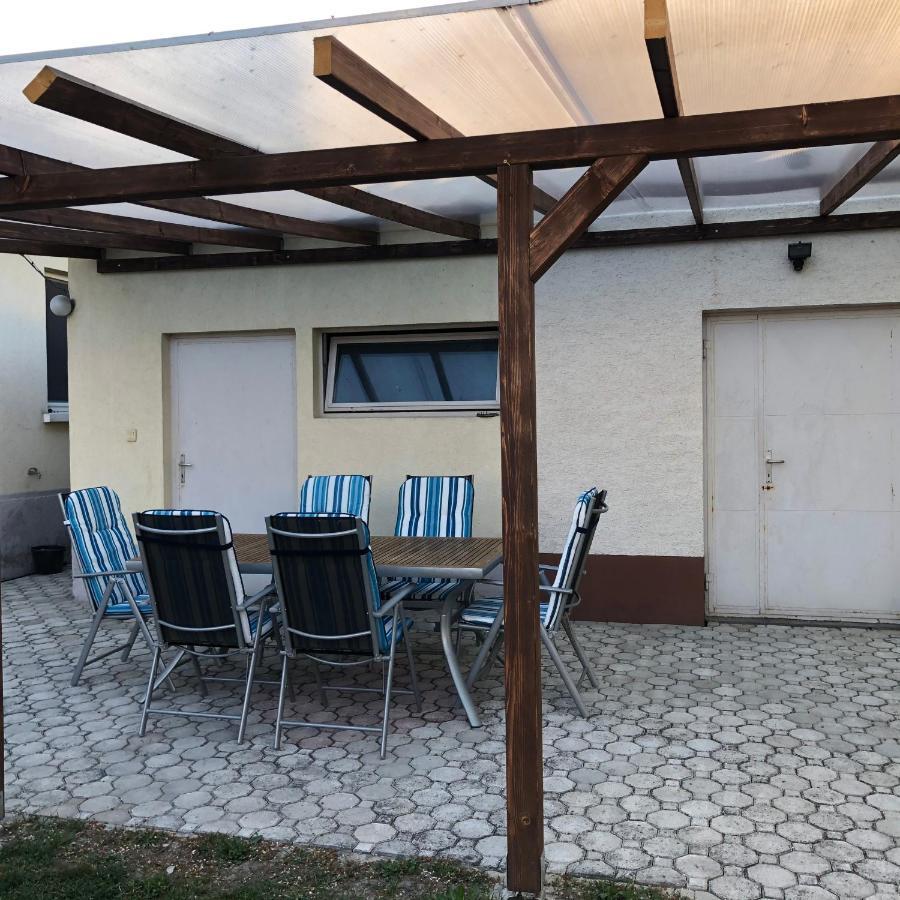 Elvira Vendeghaz Apartment Kisbodak Ngoại thất bức ảnh